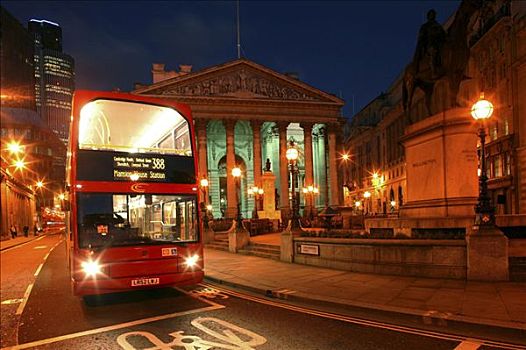 双层巴士,伦敦交易所,夜晚,伦敦,英格兰,英国,欧洲