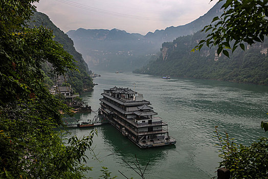 宜昌,三峡人家,长江,运输,航道,民俗,表演,风景,景点,旅游,高山,瀑布,河流,神秘,树木,植被,峡谷,壮观