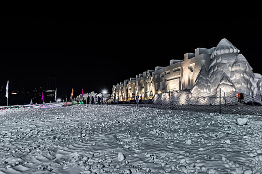 中国长春世界雕塑公园冰雪乐园夜景