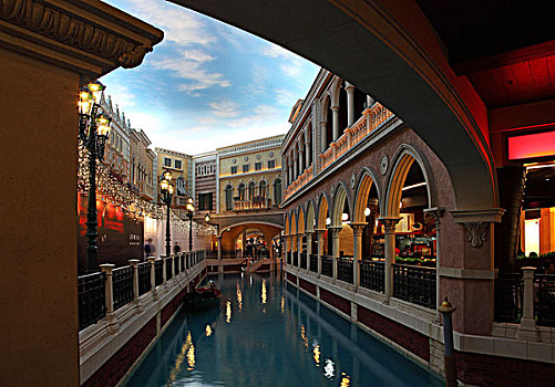 亚洲最独特而豪华的购物天堂-澳门威尼斯人酒店大运河购物中心