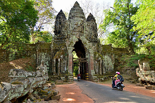 柬埔寨吴哥通王城城门
