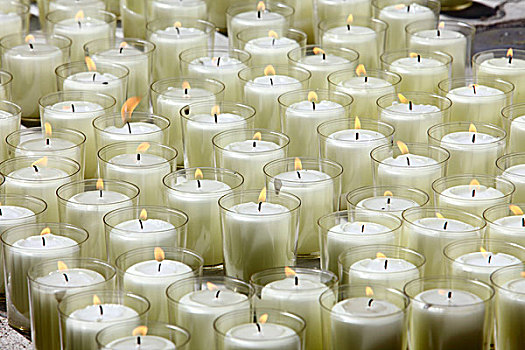 许多,白色,蜡烛