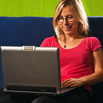 微笑,女人,打字,笔记本电脑