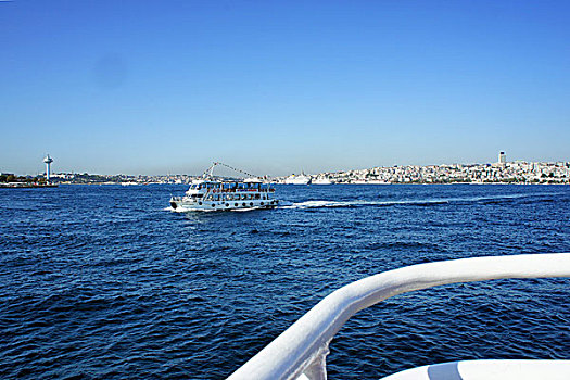 伊斯坦布尔金角湾,游轮