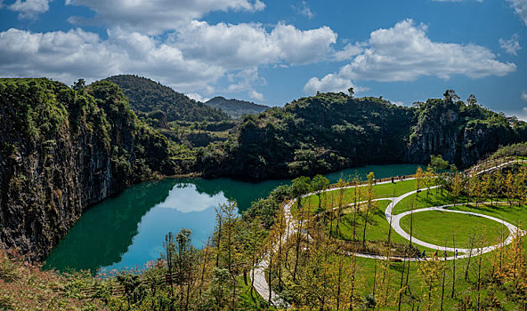 深秋的重庆渝北矿山公园