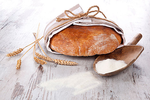 面包,小麦粉,木桌子