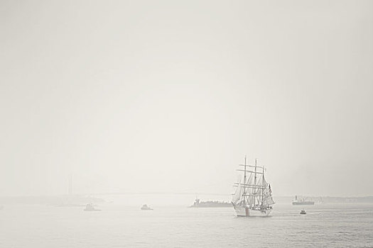 帆船,雾气