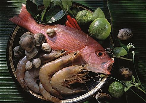 生食,红鲷鱼,虾,蛤,托盘