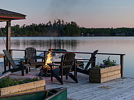 宽木躺椅,营火,码头,湖,木头,安大略省,加拿大