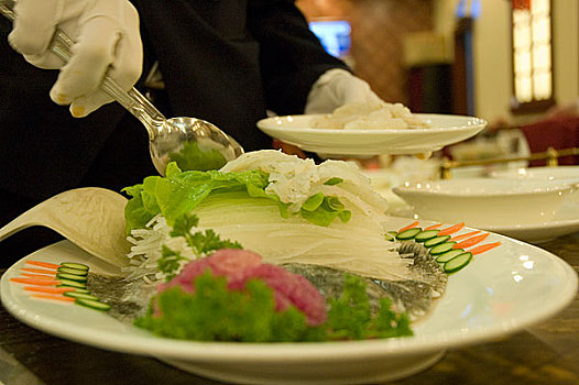 餐饮