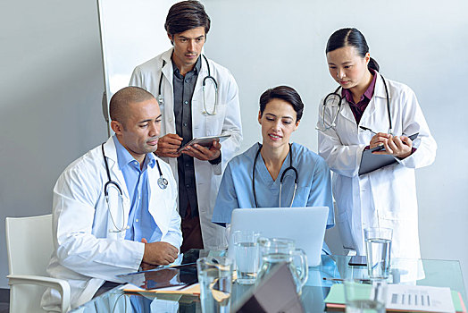 医疗组,讨论,上方,笔记本电脑,桌子,医院
