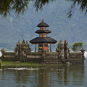 水岸,庙宇,普拉布拉坦寺,布拉坦湖,巴厘岛,印度尼西亚