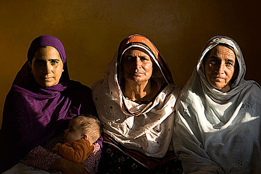 女人,击打,地震,拿,休憩之所,露营,场所,巴基斯坦,八月,2006年