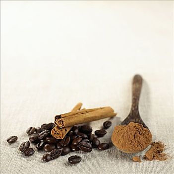 咖啡豆,肉桂棒,桂皮粉