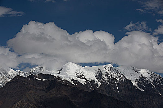 贡嘎雪山主峰