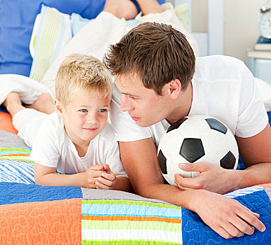 专注,父亲,儿子,玩,足球