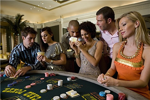 男青年,女人,赌博,纸牌,桌子,赌场,微笑