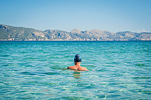 背影,男性,游泳,马略卡岛,西班牙