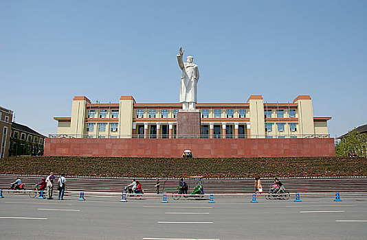 成都天府广场上的毛泽东塑像