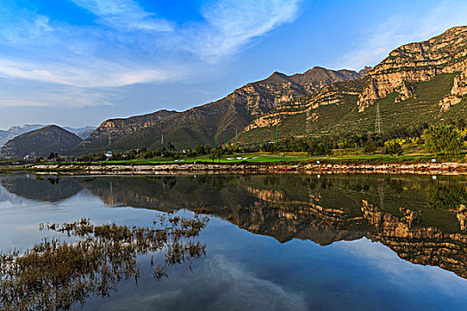 北京房山十渡风景区一渡新新小镇高尔夫俱乐部旅游休闲