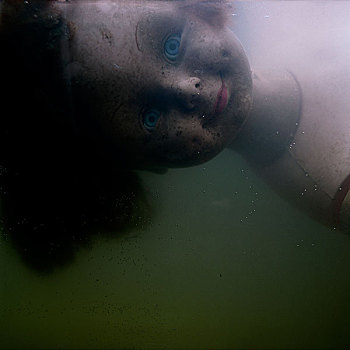 娃娃,水下