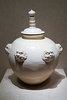 唐代,白釉瓷罐