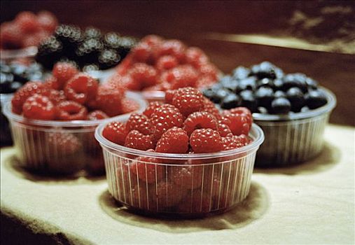 树莓,越桔,黑莓,不同,碗