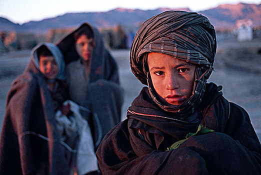 头像,孩子,阿富汗,男孩,遮盖,头部,温暖,围巾,防护,寒冷天气,户外,露营,人