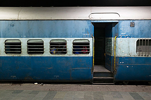 夜晚,站台,印度