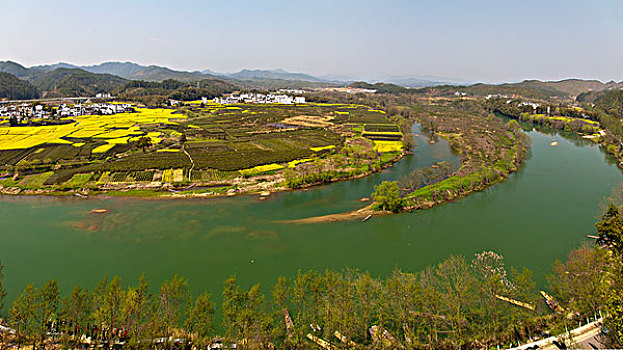 江西婺源,月亮湾,油菜花,徽派建筑,民居