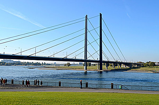 莱茵河,散步场所,漫步者,桥,莱茵兰,北莱茵-威斯特伐利亚,德国,欧洲