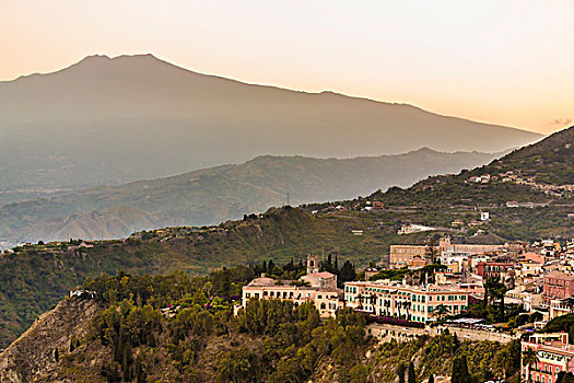 俯视,陶尔米纳,埃特纳山,背景,西西里,意大利