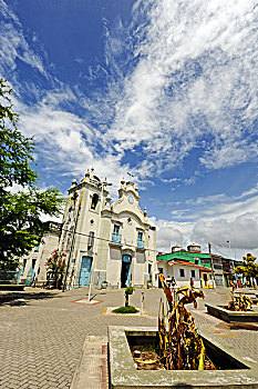 brazil,pernambuco,ilha,de,itamaraca,central,square,with,colonial,church
