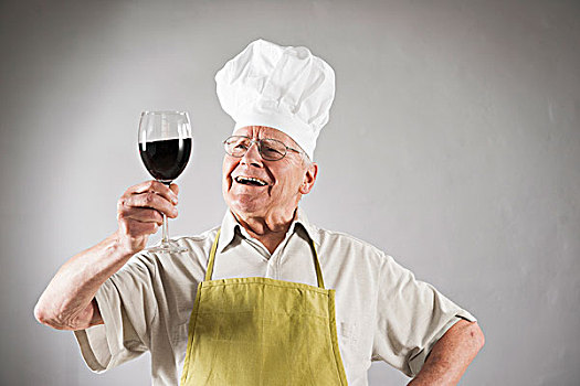 老人,红酒,戴着,围裙,厨师帽,棚拍