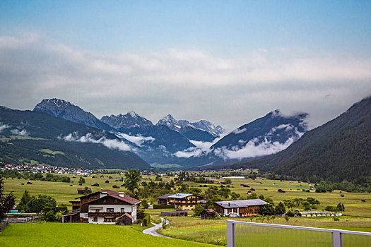 瑞士高山草甸田园风光
