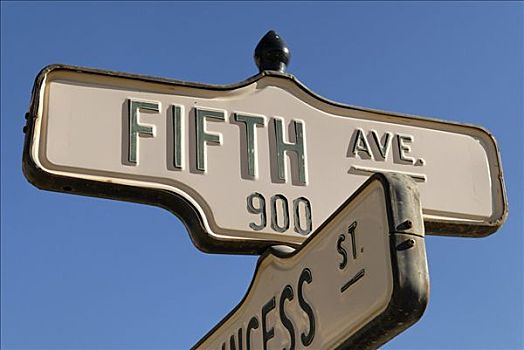 第五大街,标识,道森市,育空地区,加拿大