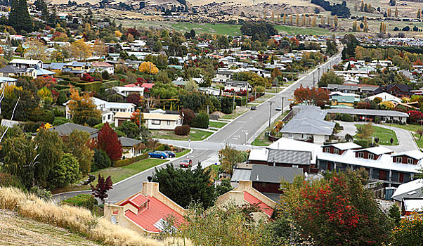 wanaka镇秋日风景