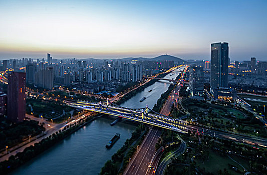 京杭大运河无锡段城市夜景