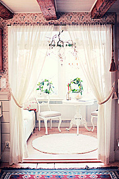 休息区,白色,旧式家具,装饰,窗户,帘,槲寄生,入口