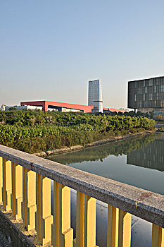浦东现代建筑