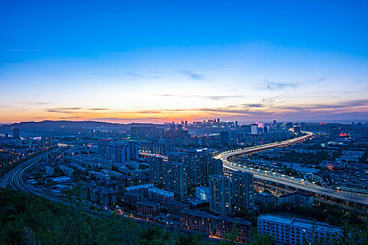 乌鲁木齐西外环天际线夜景