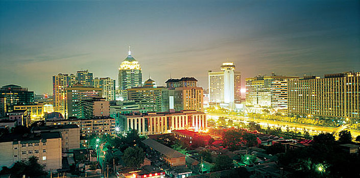 中国北京建国门地区夜景