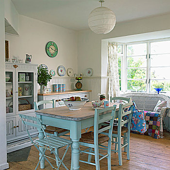舒适,房间,老,餐桌,涂绘,淡色调,蓝色,藤条,沙发,彩色,拼合,毯子