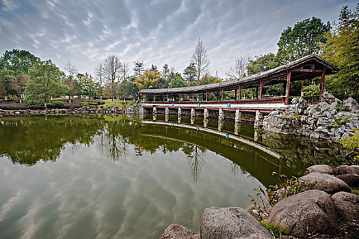 黄山市徽州区鲍家花园风光