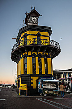钟楼,黄色,维多利亚和阿尔佛雷德水滨,开普敦,西海角,南非,非洲