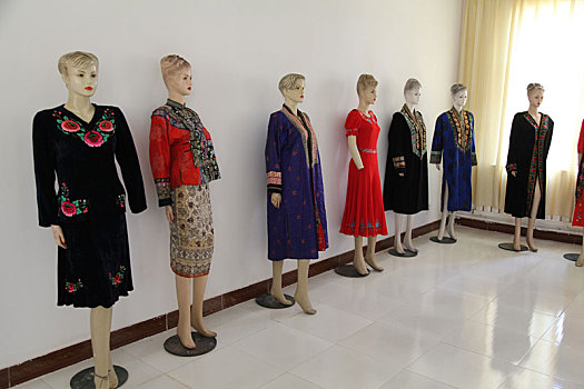 维吾尔族刺绣