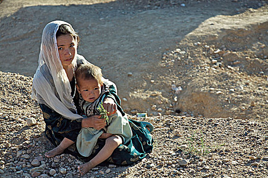 种族,女孩,婴儿,兄弟姐妹,乡村,近郊,城市,中心,省,阿富汗,七月,2007年
