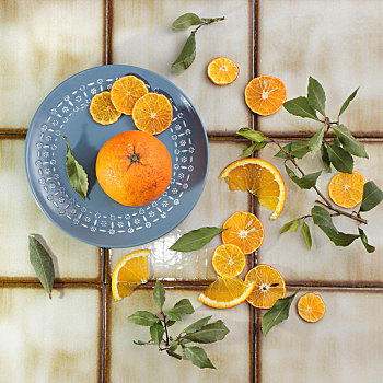 柑橘,叶子,蓝色背景,盘子