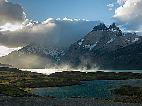 湖,托雷德裴恩国家公园,巴塔哥尼亚,智利
