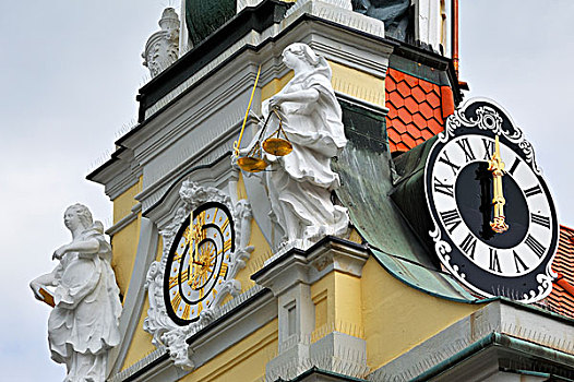 钟表,市政厅,雕塑,谨慎,左边,执法,右边,新,洛可可风格,建筑,市场,广场,上弗兰科尼亚,巴伐利亚,德国,欧洲